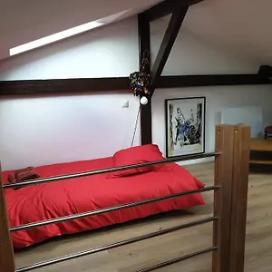 Charming & Practical Near Paris Apartment
