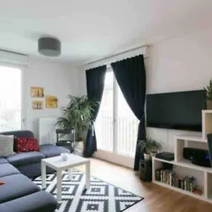  Appartement Cozy & Quiet Getaway Just 300m From Paris With Free Private Parking